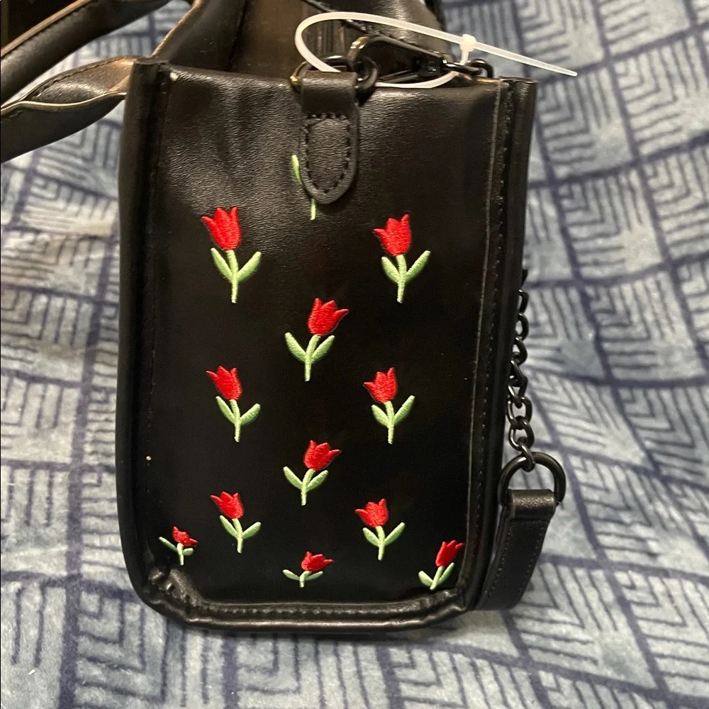 NWT Betsey Johnson 🌷 Tulip 🌷Floral Embroidered Black Handbag - Picture 8 of 13